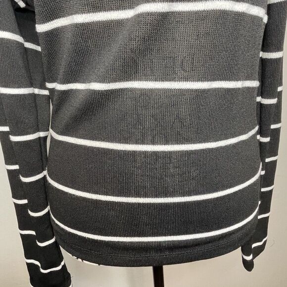 Zara Women’s Sweater Size S  Black & White Striped‎ Off The Shoulder - Picture 6 of 9